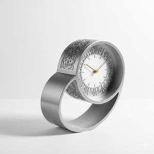 Horloge de table en métal moderne avec un design contemporain élégant, construction durable, idéale pour la décoration de la maison ou du bureau. - Product Image 4