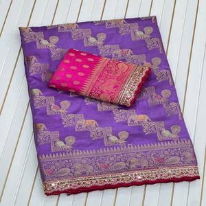 Sari en soie Dola VASTRA COTTAGE avec tissage Meenakari Zari, pallu brodé, bordure en cordon de séquence avec blouse contrastée - Product Image 5