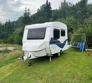 Remorque de voyage moderne 4x4 Off-Road Camper avec salle de bain légère et 4 personnes à acheter ou à louer - Product Image 1