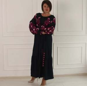 2025เดรสยาวคลุมเข่าสีเบจของผู้หญิงชุดกระโปรงยูเครนคอกลมปักลายสำหรับผู้หญิงอเมริกัน - Product Image 5