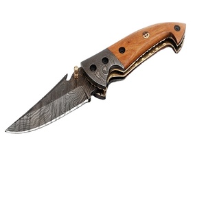 Navaja de bolsillo de acero de Damasco hecha a mano con mango de madera de olivo negro, cierre Liner Lock, plegable, OEM, alta calidad, grado industrial. - Product Image 5