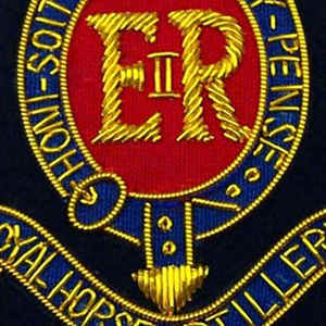 Insignes en fil de métal brodés à la main Logo de marque personnalisé Insigne en fil de métal brodé en gros - Product Image 5