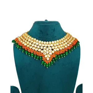 Ensemble de collier en or plaqué Meenakari Kundan avec perles vertes et perles orange, bijoux de mariée raffinés pour femmes, en cuivre - Product Image 3