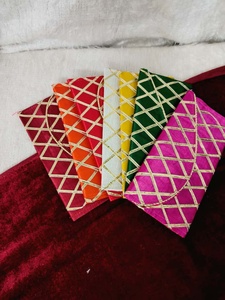 Sac à main en tissu multicolore avec broderie de fil doré, cadeau pour filles, sac à main/pochette cousu à la main, enveloppe Shagun pour la nouvelle maison - Product Image 4