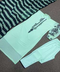 Ropa blanca clásica con diseño de prenda bordado moderno, perfecta para mujeres que aman los atuendos modestos elegantes y elegantes - Product Image 3