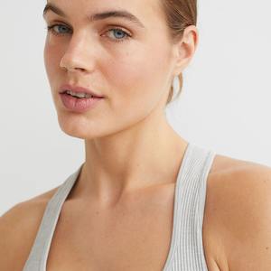 Sujetador deportivo sin costuras de alto soporte para mujer OEM ODM Fitness Wear Último diseño Estilo simple Precio al por mayor barato - Product Image 5