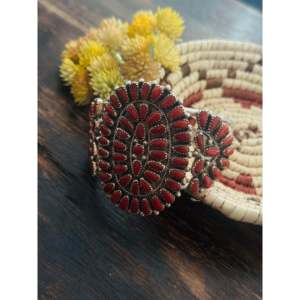Brazalete de Plata de Ley con Coral Natural de Alicia Wilson, Accesorio de Moda - Product Image 4