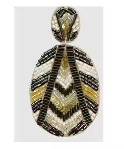 Boucles d'oreilles clous brodées multicolores classiques en forme de goutte MD Handicrafts pour les soirées féminines - Product Image 1