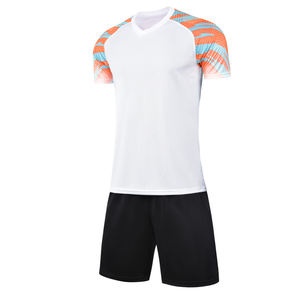 Uniforme de fútbol personalizado, jersey con logotipo personalizado y diseño de sublimación, 2022 algodón, poliéster, ropa deportiva, uniformes de fútbol, 100% - Product Image 3