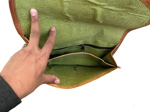 Sac latéral de sacoche de moto Vintage Fasion en cuir véritable marron fait à la main avec fermeture à crochet et boucle - Product Image 4