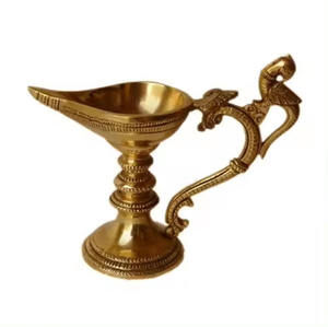 Diya en laiton fait main en forme de svastika pour la Pooja, idéal pour les articles de Pooja, nouvelle collection, décoration de la maison et du Mandir hindou. - Product Image 3