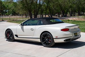 Excelente estado, Bentley Continental GTC V8 S 2022 usado, 6 mil millas. - Product Image 5