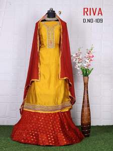 Evergreen Design Magnifique Georgette en satin lourd Salwar Kameez avec broderie et travail de la pierre Fournisseur et exportateur indiens - Product Image 3