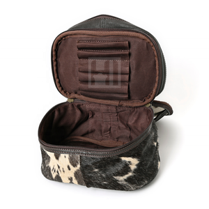 Pochette de maquillage en cuir de vachette de luxe avec poche personnalisée - Product Image 5