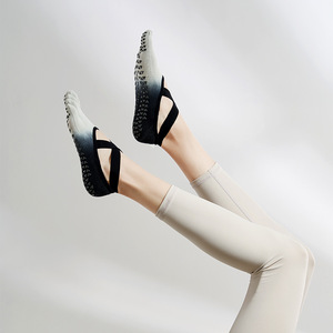 Calcetines de Pilates Antideslizantes con Diseño de Cinco Dedos Separados, Estilo Deportivo, Tejidos, para Yoga, Otoño, Personalizables, con Puño en la Parte Inferior - Product Image 2