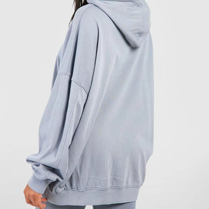Vente en gros de sweats à capuche oversize pour femmes en polaire, streetwear, couleur unie, coupe ample, épaules tombantes, personnalisables, pour l'hiver - Product Image 2