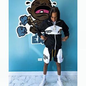 ชุดกางเกงขาสั้นยูนิเซ็กซ์เอวกลาง ผ้าแห้งเร็ว ระบายอากาศ กันลม เป็นมิตรกับสิ่งแวดล้อม คุณภาพสูงจากโรงงานผู้ผลิต (OEM)  ไซส์ใหญ่ ลายเรียบ เอวยางยืด - Product Image 3