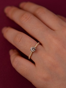 Anillo de Compromiso de Plata de Ley 925 Chapado en Oro de 18K con Moissanita, Color D, VVS, Anillo Solitario de Lujo para Mujer - Product Image 3