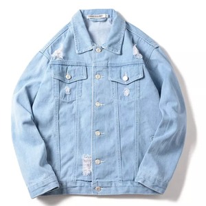Vestes en jean pour hommes avec logo personnalisé, design élégant et écologique, style streetwear bleu, patchs sportifs - Product Image 1
