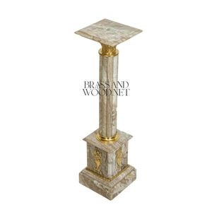 Socle en marbre veiné gris clair de luxe avec capitale en laiton corinthien - Product Image 2
