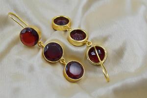 Pendientes de tuerca chapados en oro de nuevo diseñador, venta al por mayor, Pendientes chapados en oro de 18 quilates hechos a mano para mujer - Product Image 4