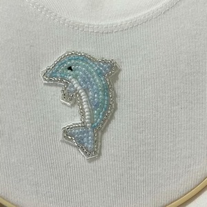 Porte-clés en perles jaunes et vertes, broderie de perles, broderie de perles de rocaille faite à la main, breloques pour sac avec motif festif - Product Image 1