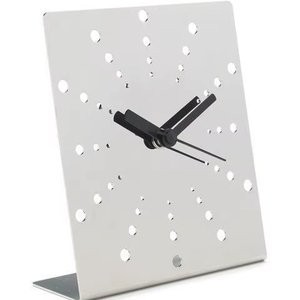 Reloj de Mesa Cuadrado de Metal Moderno, Minimalista, con Esfera Perforada, Diseño Escultural, Reloj de Escritorio Contemporáneo, Reloj Artístico para el Hogar - Product Image 1