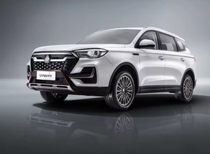 รถเอสยูวีหรูหราจากจีน SINOTRUK VGV U70 PRO SUV 5-7 ที่นั่ง เกียร์อัตโนมัติ - Product Image 3