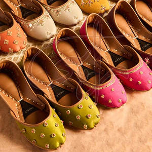 Calzado Khussa Profesional de Primera Calidad para Mujer, Suministro Directo de Fábrica, Diseño Moderno Estampado, Antideslizante, Personalizable - Product Image 5