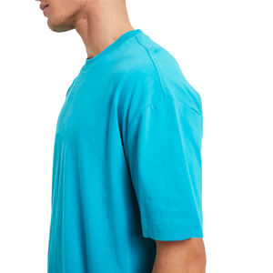 Camiseta Informal de Manga Corta de Algodón para un Atuendo Cómodo y a la Moda Outfitize International - Product Image 3