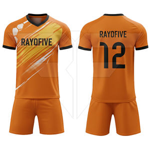 Nouvelle conception de maillots de football personnalisés respirants et imprimés, uniformes d'équipe de haute qualité avec logo et nom d'équipe personnalisés - Product Image 4