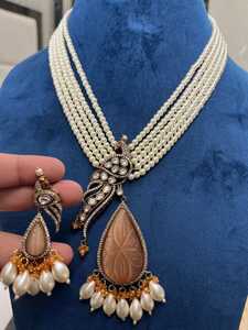 Boucles d'oreilles en plaqué or antique collier Polki de créateur pour les célébrations de mariage en laiton fait à la main pour les fiançailles - Product Image 2