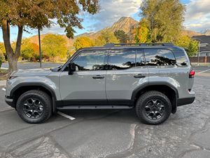 2025 Lexus GX 550 Over-trail+ con Motor Silencioso, Bajo Kilometraje, Automático, Configuración Eléctrica, Listo para Enviar - Product Image 5