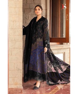 Abaya clásica de Dubái para mujer en estilo de bordado abierto con elegante tela de satén con cuentas y conjunto de hiyab Formal de lujo - Product Image 5