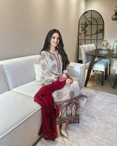 Traje de fiesta de moda étnica para mujer Faux Georgette bordado de secuencia pesada e impresión Digital Top y Palazzo Fancy Lace Border Dupatta - Product Image 2