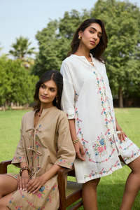 Robe tunique bohème d'été pour femmes en coton brodé à fleurs, manches 3/4, taille naturelle, écologique, décontractée, douce, avec fentes, lavable - Product Image 3