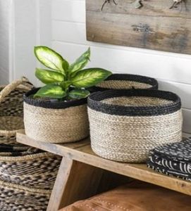 Panier à plantes en jute naturel écologique de style moderne avec un design circulaire noir flexible - Product Image 1