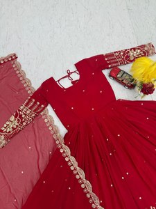 Ensemble de robe Anarkali brodée rouge, tenue de mariage ethnique indienne, robe traditionnelle longue, robe ample en polyester pour femmes - Product Image 6