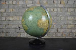 Globo de aluminio de calidad superior con base negra Acento de decoración de mesa elegante para oficina en casa y decoración interior elegante - Product Image 6