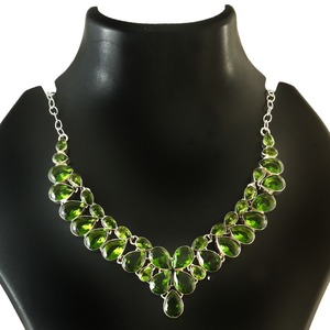 Venta al por mayor verde peridoto 925 medallón de plata esterlina curación collar de piedras preciosas único delicado colgante de plata regalo para ella - Product Image 1