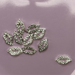 Charmes pour ongles A10jet Silver-Bling Kiss Lips, 10 pièces, décorations de lèvres 3D scintillantes pour ongles en acrylique et en gel - Product Image 2