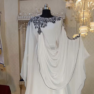 Robe caftan blanche brodée Dubaï - Product Image 1