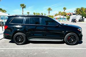 Mercedes-AMG GLS 63 2018 d'occasion en excellent état, 577 ch, V8 biturbo, transmission intégrale, provenance sud, sièges trois rangées, peu modifiée - Product Image 2