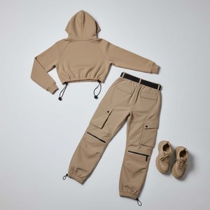 Conjunto Deportivo de Dos Piezas para Mujer, Color Sólido, Cintura Ajustada, Sudadera Corta con Capucha, Pantalones Cargo Paracaídas, 100% Algodón Terciopelo - Product Image 5