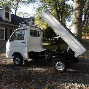 Camión Volquete Usado 4x4 - Product Image 1