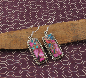 Pendientes de piedras preciosas rectangulares hechos a mano, Pendientes colgantes bohemios de Plata de Ley 925 con incrustaciones de turquesa rosa y cobre - Product Image 1