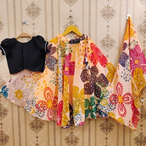 Conjunto de Lehenga Choli para Niñas de Shoryam Fashion, Blusa Estampada con Dupatta, Listo para Usar |   Traje para Diwali, Bodas, Fiestas, Mehndi y Holi - Product Image 2