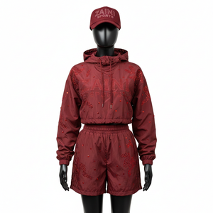 Ensemble court coupe-vent en polyester léger pour femmes, tissu doux au toucher avec logo en strass thermocollé, ensemble court coupe-vent grande taille - Product Image 6