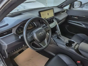 PREMIÈRE MAIN TITULAIRE TOYOTA VENZA LIMITED AWD TOIT PANORAMIQUE EN CUIR 2023 VÉHICULE D'OCCASION SUV ÉTAT PARFAIT - Product Image 2