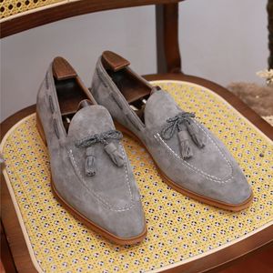 Zapatos casuales de gamuza antideslizantes para hombre, estilo inglés, zapatos transpirables con cordones y flecos, zapatos casuales cómodos - Product Image 1